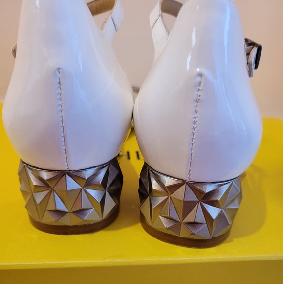 Super cute and unique European sandals from Portugal, never worn juat tried on. - Picture 2 of 3